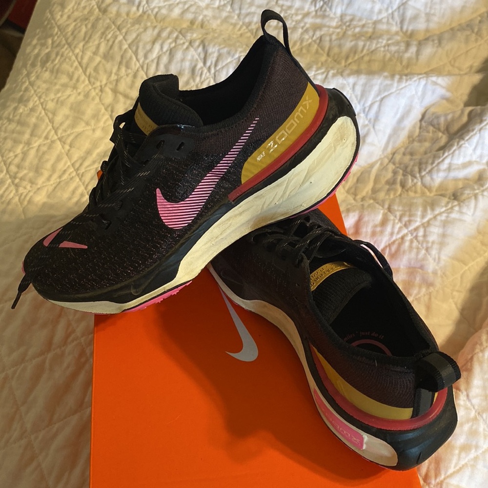 Nike women’s zoomx invincible run 03, size 6 worn once